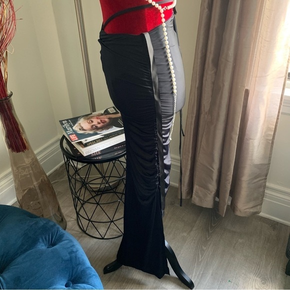 HEIRESS BLACK MAXI SKIRT - Picture 8 of 15